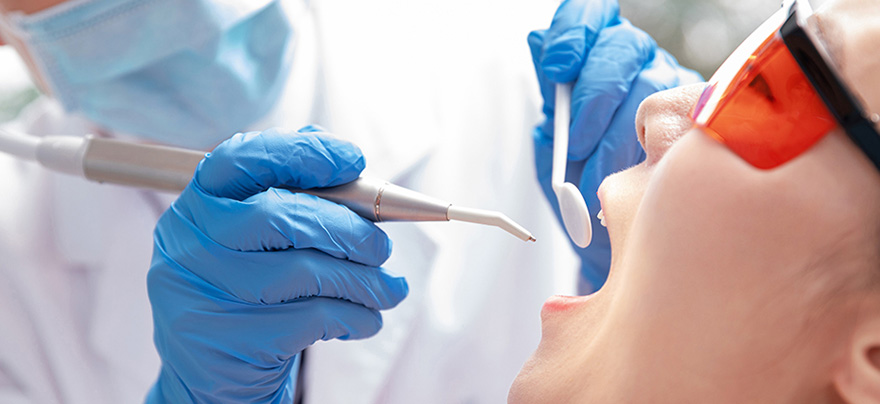 醫生嚴謹專注的工作态度，是确保您能獲得理想治療效果的根本原因。